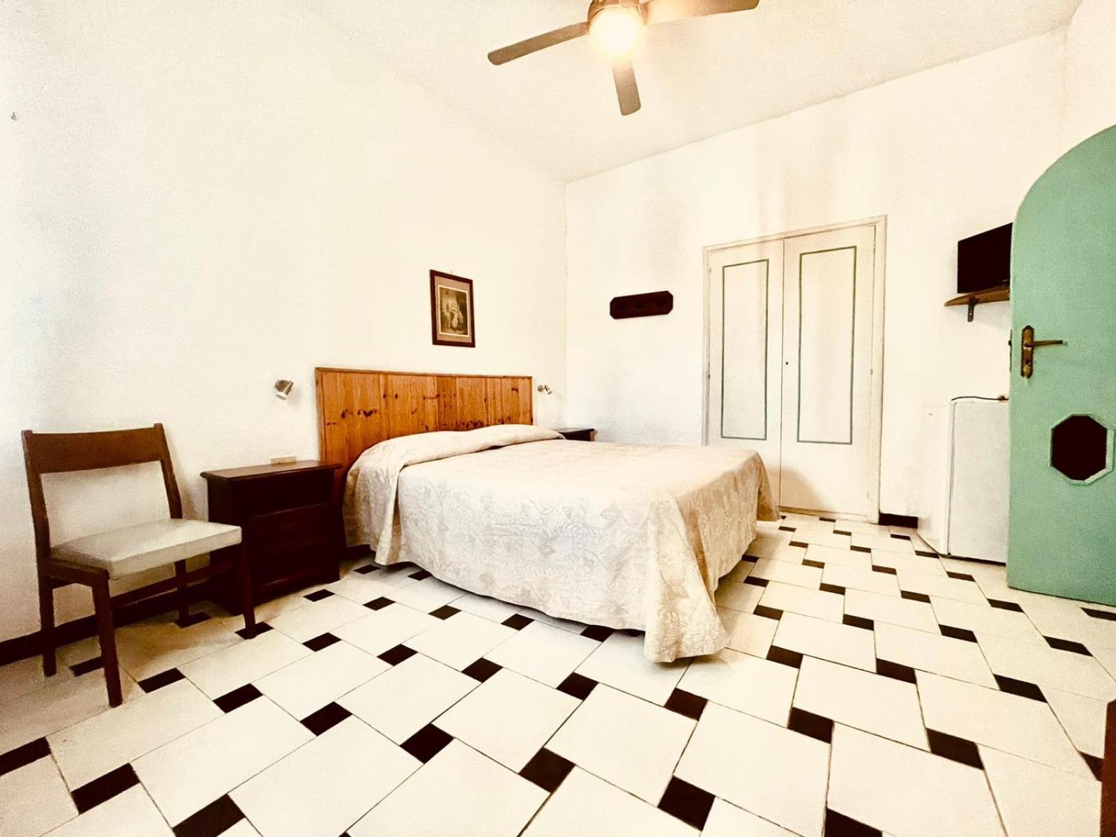 Giardini Di Iside E Osiride Bed & Breakfast *